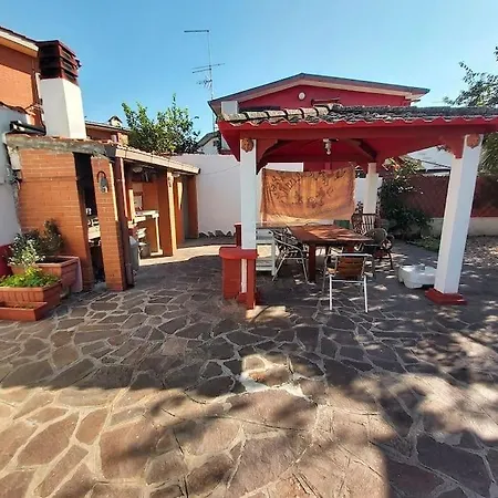 Villino Con Giardino A 10 Minuti A Piedi Dal Mare E Vicino A Roma Holiday home Torvaianica
