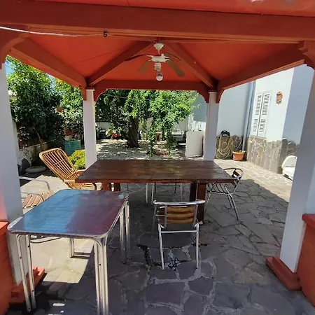 Villino Con Giardino A 10 Minuti A Piedi Dal Mare E Vicino A Roma